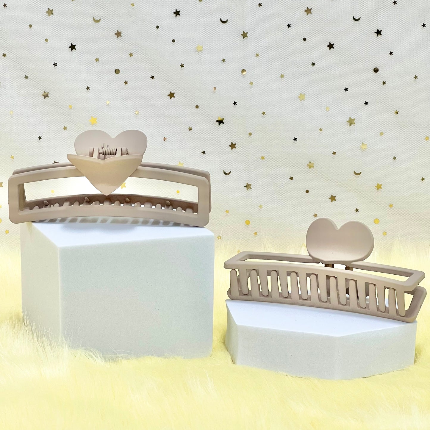 Matte Claw Clip: Boxed Heart Claw Clip